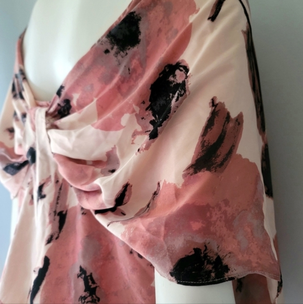 RW & CO Open Back Butterfly Sleeve Top Size M